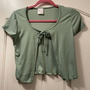 Green crop tie top